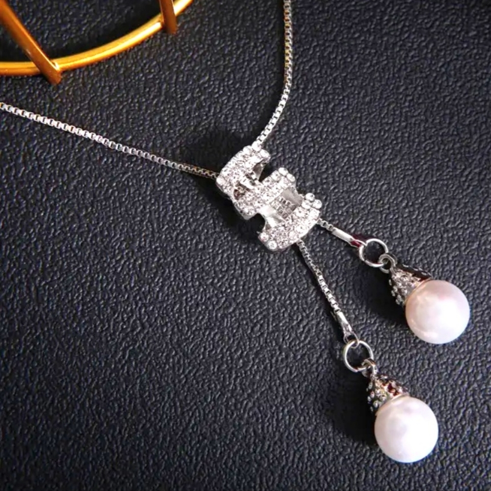 Spiral silver & faux pearl pendant necklace. NWT. Fast Ship.